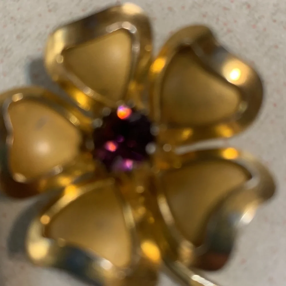 Vintage Coro gold tone purple rhinestone flower broach/Slide (268)